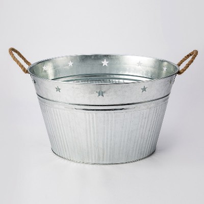 Galvanied party tub with rope handle